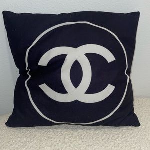 Fashion pillow
